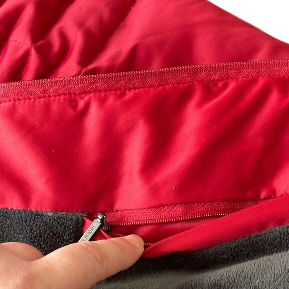 Calvin Klein Women’s Quilted Duck Down Red Hooded Jacket Size Medium - Picture 4 of 12